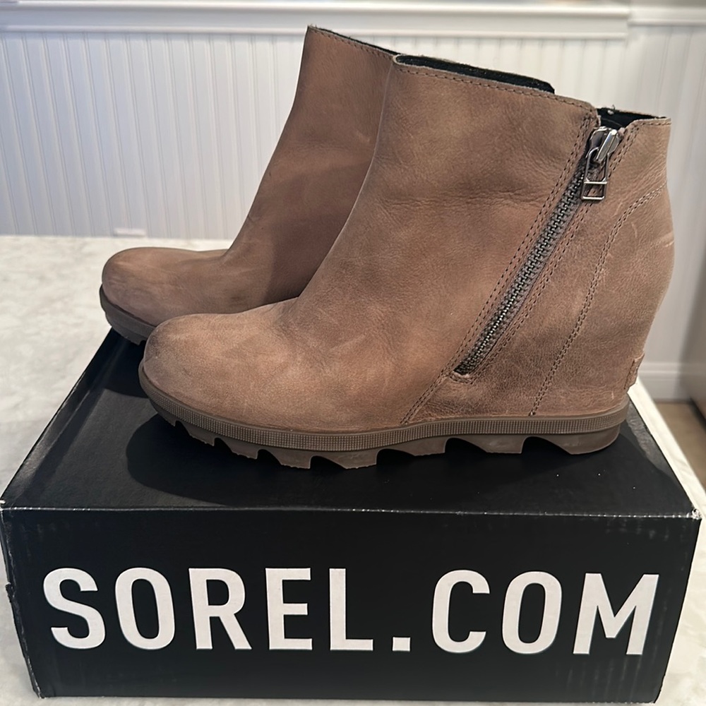 Sorel Joan of Arctic Wedge II Zip Ash Brown
